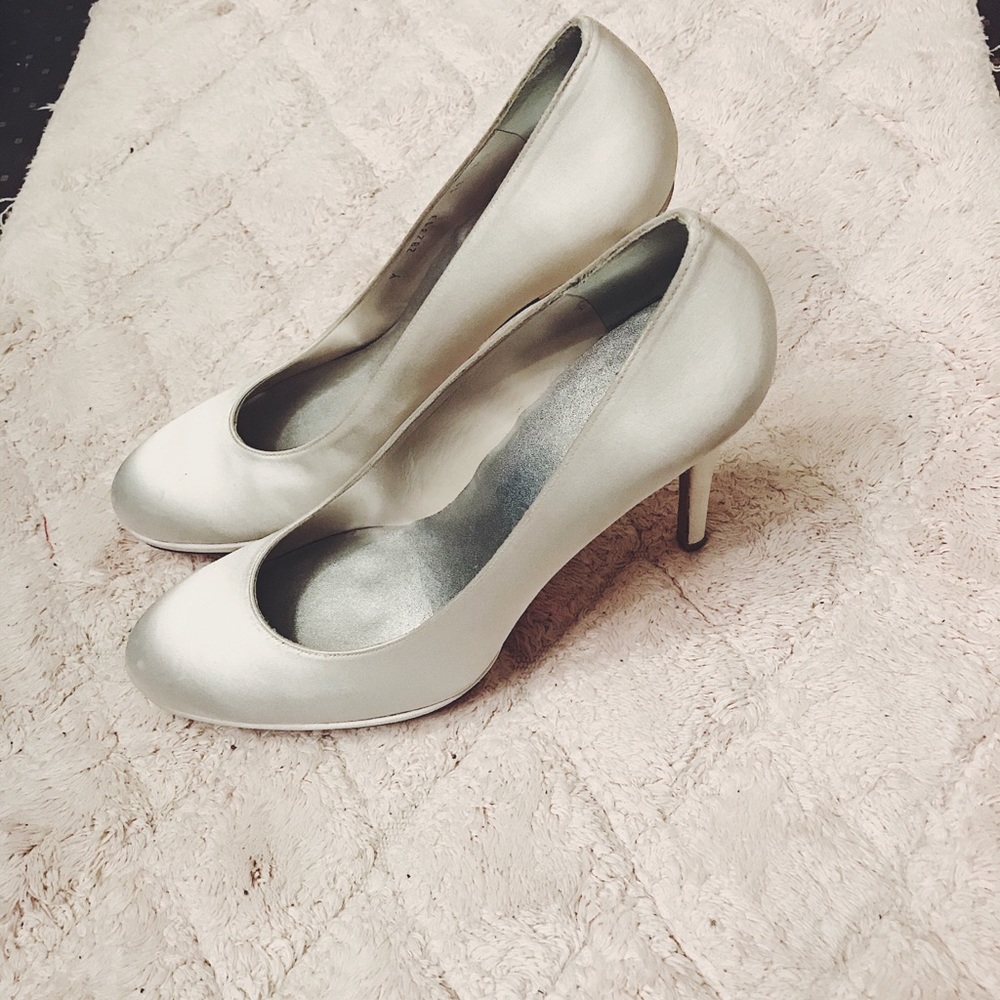 Stuart Weitzman Pumps - image 7